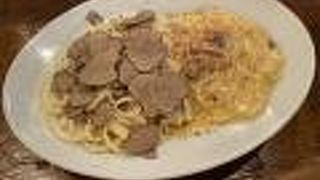 秋トリュフクリームとカルボナーラのダブルスパゲッティ！