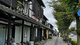 飲食店が多い