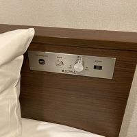 枕元にも電源1か所とUSBポート