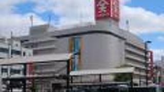 駅前デパート