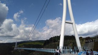 歩行者専用としては日本一長い吊り橋だとか、三島スカイウオーク