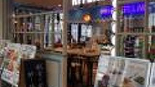 桜木町駅の近くのフードホール