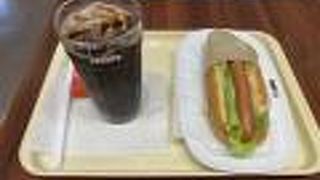 レタスドッグとアイスコーヒー！