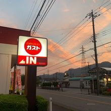 小佐越駅前。ガスト鬼怒川店があるだけです。