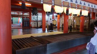 厳島神社の本殿