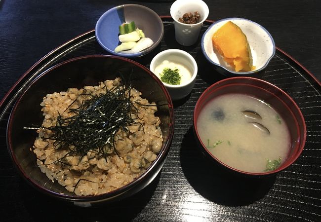 甘さが前面に出たしじみ丼