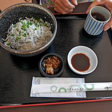 しらす丼800円