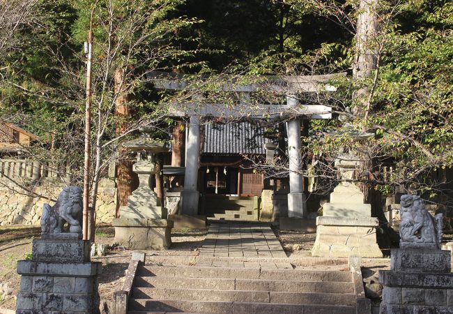 葛尾城の入り口にある神社