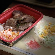 ステーキ丼　肉が硬かったです。