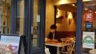 人気のパンケーキ店