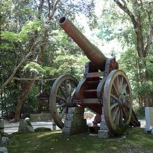 葛城坐火雷神社内の大砲