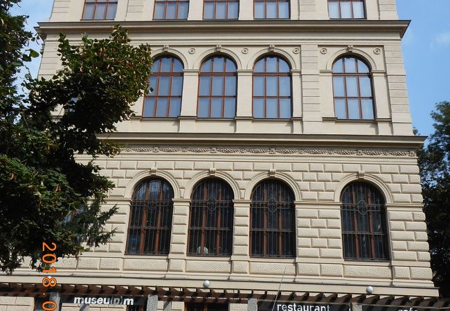 美術工芸博物館