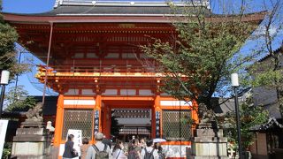 八坂神社の正門です