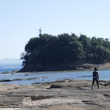 潮が引けば、歩いて行けるそうです