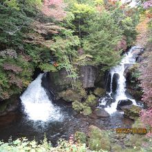 龍の髭のように見える滝