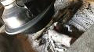 お堂の中はかなり暗いです