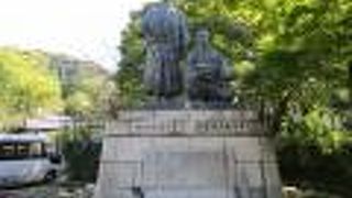 円山公園の中にあります