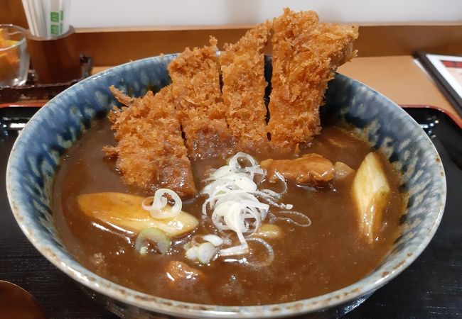 熱々のカツカレーうどんもおいしかったな。