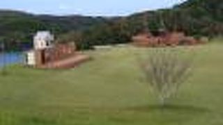 地元の人たちが利用する広大な親水公園