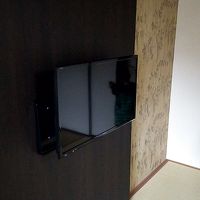 リニューアルしてテレビは壁掛けになってます