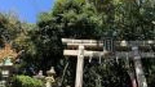 駅近くにある神社