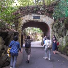 山荘に向かう途中の隧道