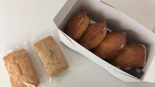 行列の焼き菓子店