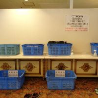 日帰り用スリッパへ下足履き替え場所　2階