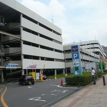 京浜東北線沿いには、立体駐車場があり、朝早くから利用可能です