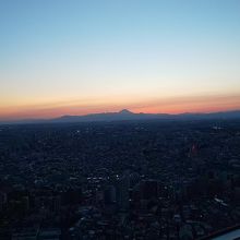 夕暮れの富士山は皆写真を撮ってました