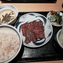 牛タン、塩味が美味しい！