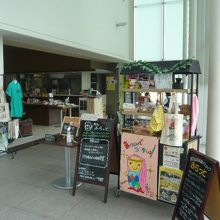 観光物産協会の事務所の前には、喫茶コーナーがあります。