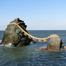 夫婦岩までは徒歩10分ちょっとです