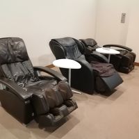 大浴場横には無料のマッサージチェアーが装備