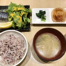 御膳で食べるのも良いですね