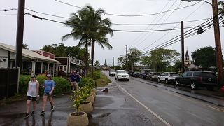 ワイキキとは異なり、のんびりとした雰囲気