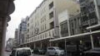 河原町にあります