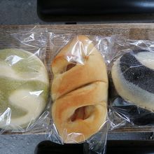 購入したパン