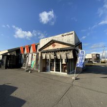 東京からの飛行機は12時過ぎの到着。着後のランチにオススメ。