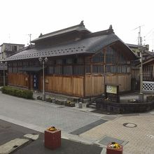 立派な建物