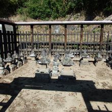 栖雲寺武田信満の墓