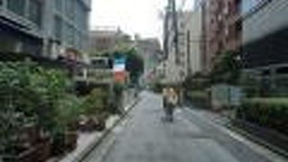 昔銭湯があったことからポカポカ通り