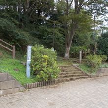 公園の入り口です。