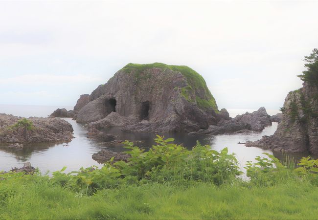 奇岩が連なる海岸線☆パンデミック・フルーの撮影舞台