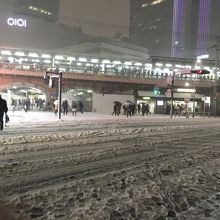 都会では珍しく積もった雪