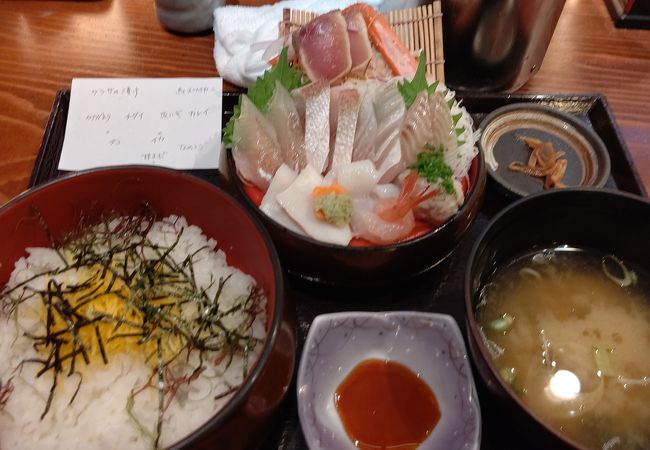 地魚海鮮丼