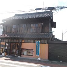 魅力的な姿を残しています。