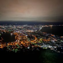 函館山の夜景　宿からタクシー往復で6,000円でした