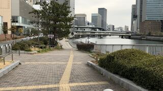 福島浜緑道とも言うすてきな散歩道。
