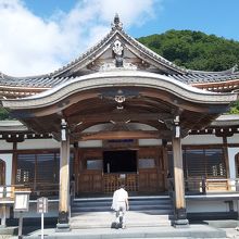 参道の一番奥にあるのは、延命地蔵菩薩を安置した地蔵堂。